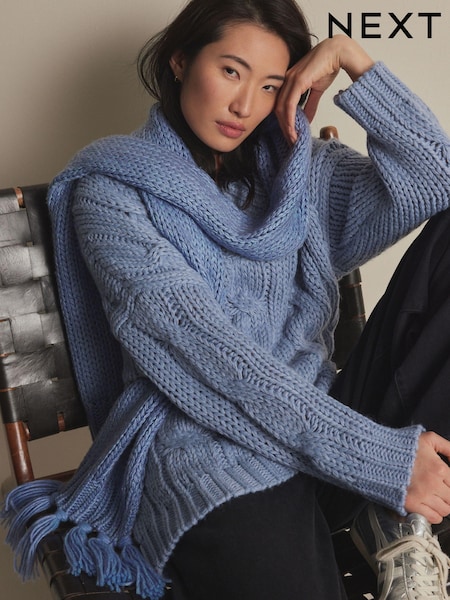 Blue Chambray V-Neck Chunky Cable Knit Jumper (E17136) | €18