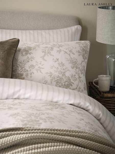 Laura Ashley Set of 2 Dove Grey 100% Cotton Walled Garden Pillowcases (E17201) | €26
