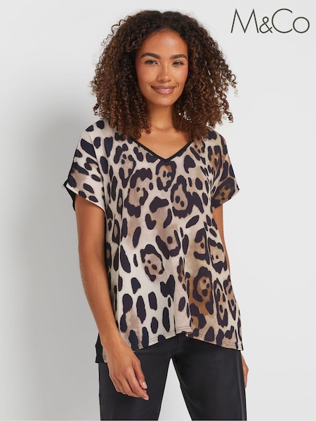 M&Co Large Scale Animal Print V-Neck Top (E17304) | 41 €