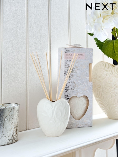 English Rose Heart 180ml Fragranced Reed Diffuser (E18430) | €26