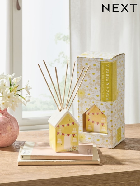 Peach and Freesia 100ml Daisy Fragranced Reed Diffuser (E18432) | €21