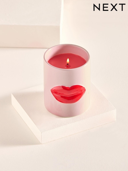 Red/Pink Cherry and Almond Scented Lips Candle (E18599) | €13
