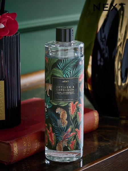 Cardamom and Vetiver 200ml Fragranced Reed Diffuser Refill (E18847) | €15.50