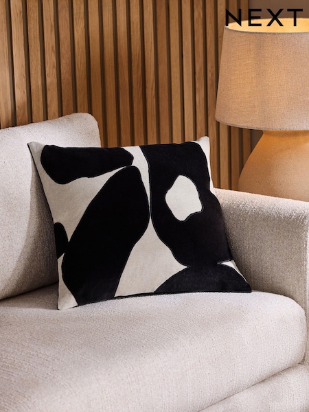 Monochrome Abstract Cushion (E22372) | €27