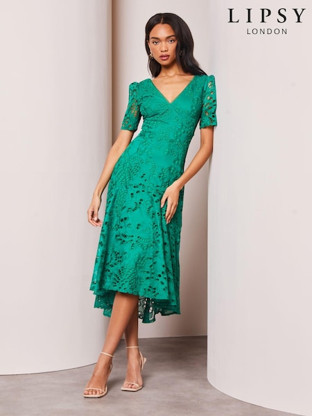 Зеленый - Lipsy Premium Broderie Lace Shorts Sleeve V Neck High Low Midi Dress (E22931) | €72