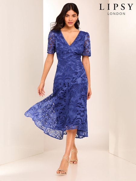 Синий - Lipsy Premium Broderie Lace Shorts Sleeve V Neck High Low Midi Dress (E22934) | €80