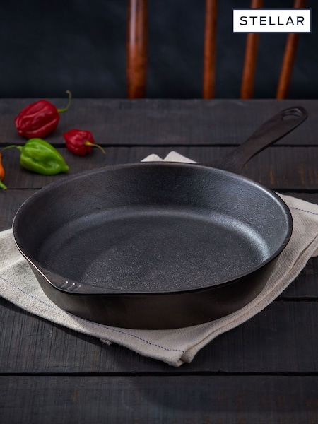 Stellar Black 25cm Cast Iron Skillet (E24081) | €34