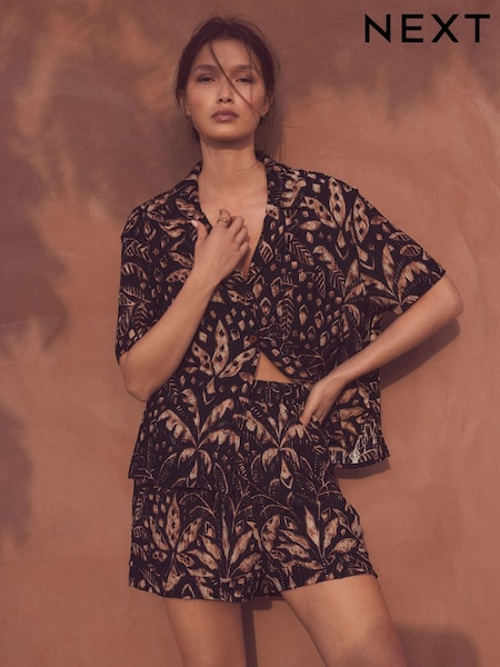 Black/Brown Print Broderie Holiday Shorts (E25222) | €33