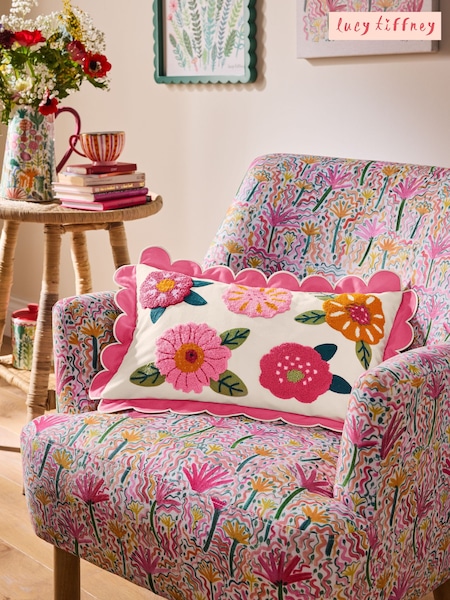 Lucy Tiffney Floral Scalloped Edge Tufted Cushion (E26226) | 165 zł