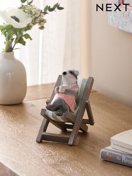 Badger Mum In Deck Chair Ornament (E27113) | €18