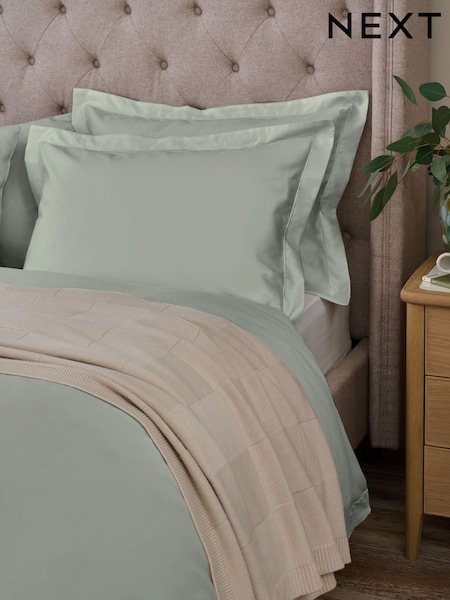 Set of 2 Pale Sage Green 300 Thread Count Collection Luxe 100% Cotton Pillowcases (E30276) | €21 - €23.50