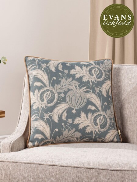 Evans Lichfield Chatsworth Heirloom Piped Cushion (E33788) | 125 zł