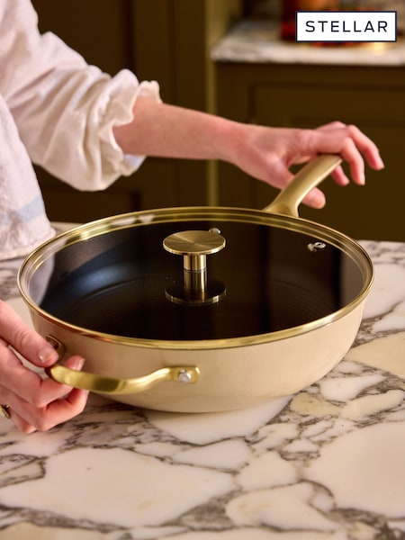 Stellar Cast Light 28cm Saute Pan