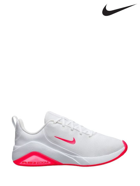 Nike White/Red Bella 7 Workout Trainers (E36019) | €114