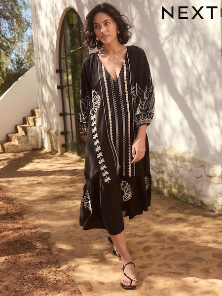 Musta/Valkoinen - Embroidered Long Sleeve Midi Dress (E36046) | €96