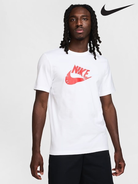 Nike White Sportswear T-Shirt (E36321) | €40