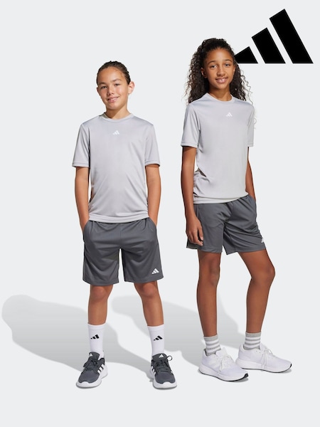 Harmaa - adidas Essentials Shorts (E36394) | €20