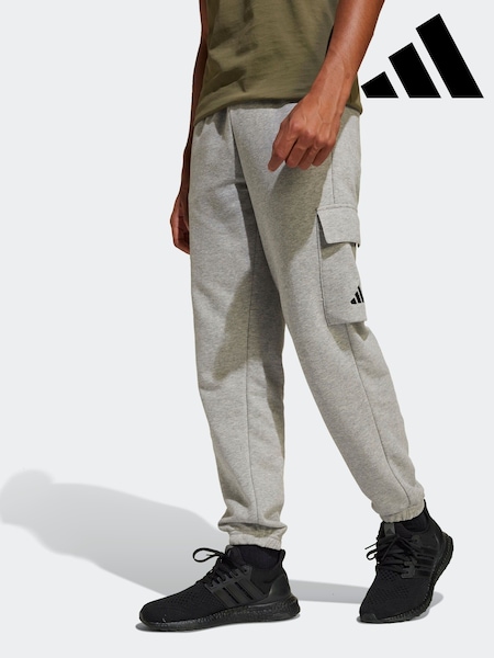 Harmaa - adidas Small Logo Fleece Cargo Joggers (E37787) | €39