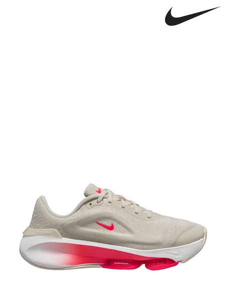 Nike White Red Versair Gym Trainers (E38882) | €86