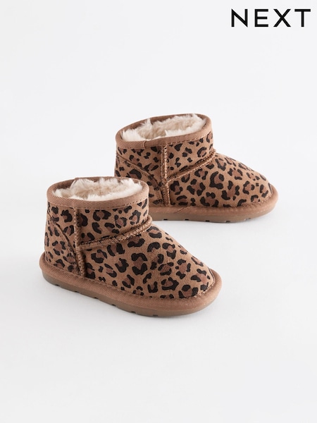 Eläinkuosi - Faux Fur Lined Water Repellent Pull-on Suede Boots (E40064) | €39 - €45
