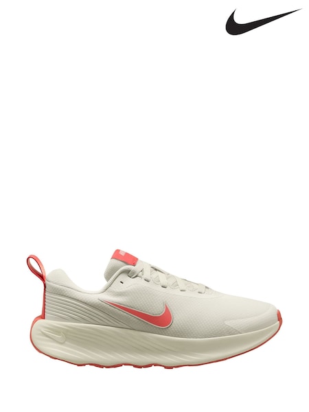 Nike Cream Promina Walking Trainers (E41084) | €83