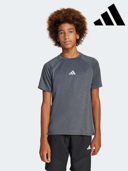 adidas Black Small Logo T-Shirt (E43746) | R$ 180