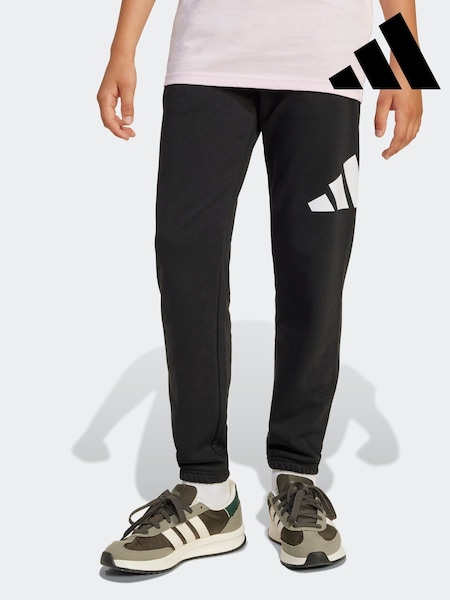 adidas Black Large Logo Joggers (E45429) | R$ 245