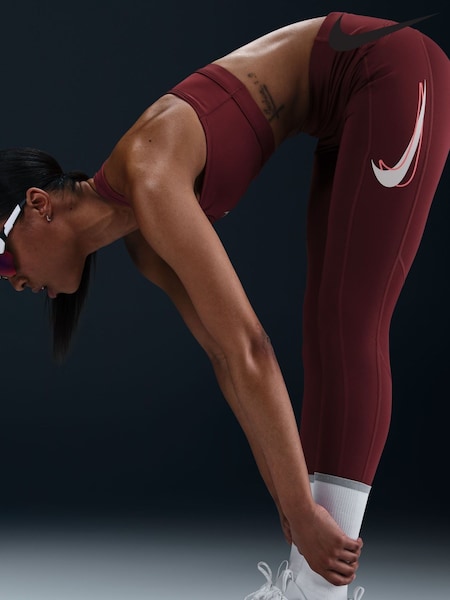 Echipa Roșu Întunecată - Nike Fast Mid Rise 7/8 Leggings (E46211) | 372 LEI