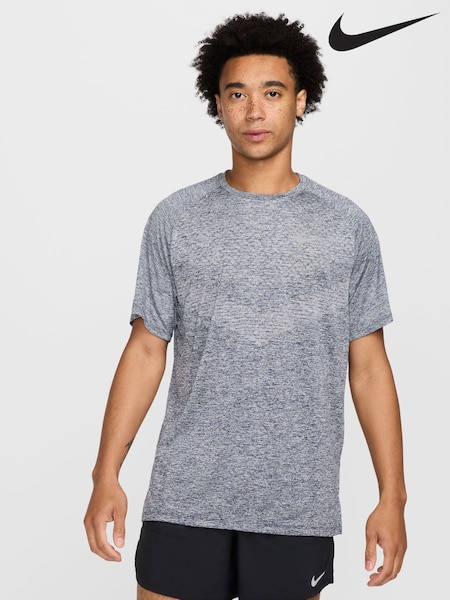 Nike Thunder Blue Dri-FIT Stride Running T-Shirt (E46243) | €57