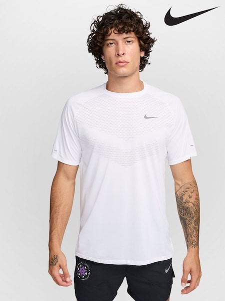 Nike White Dri-FIT Stride Running T-Shirt (E46286) | €51