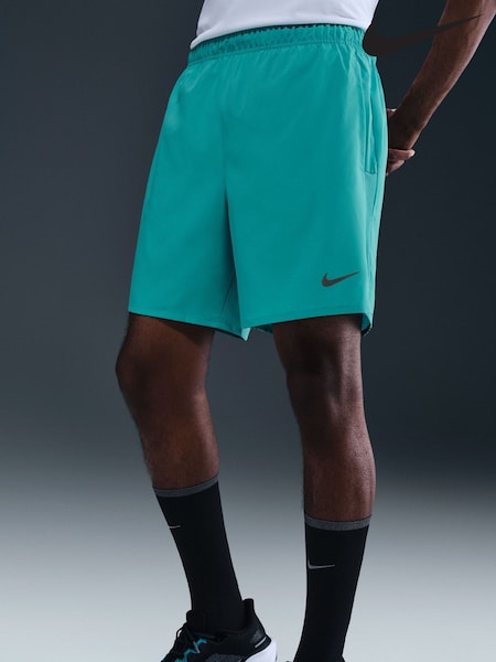 Nike Cactus Blue Challenger Dri-FIT 7 inch 2-in-1 Running Shorts (E46344) | €57