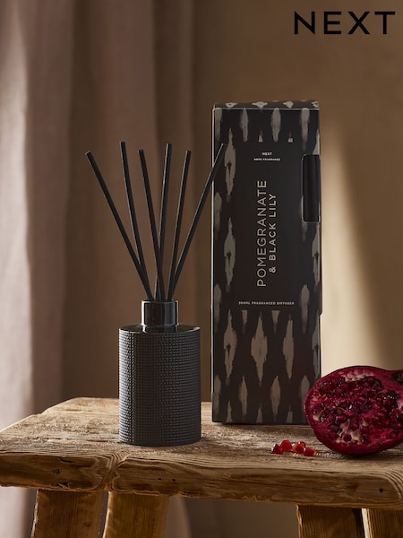 Pomegranate and Black Lily 200ml Fragranced Reed Diffuser (E47032) | €28