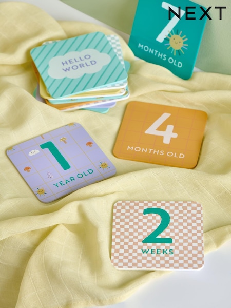 Bright Baby Wooden Milestone Cards (E48355) | €13