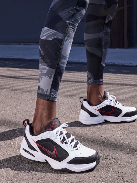 Rot / Weiß - Nike Air Monarch IV Turnschuhe (E52322) | 107 €