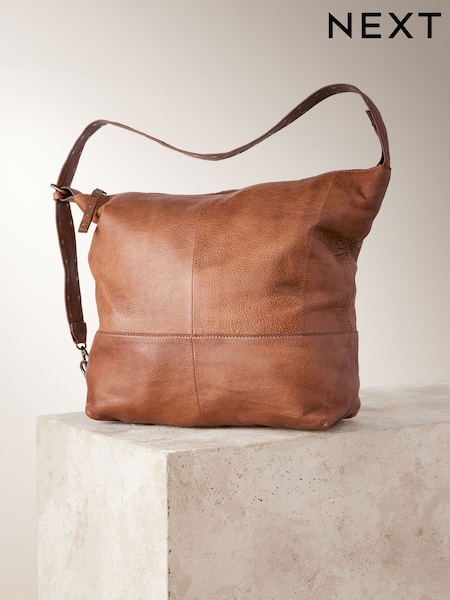 Tan Brown Leather Studded Shoulder Bag (E54119) | R$ 1,000