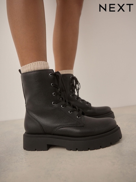 أسود - Forever Comfort® Chunky Lace-up Ankle Boots (E54987) | ‏232 ر.س.‏