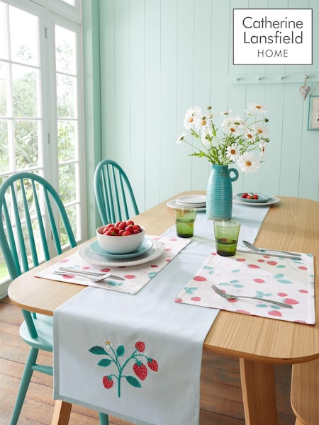 Catherine Lansfield Red Strawberry Garden 100% Cotton Table Runner (E56260) | 601 UAH