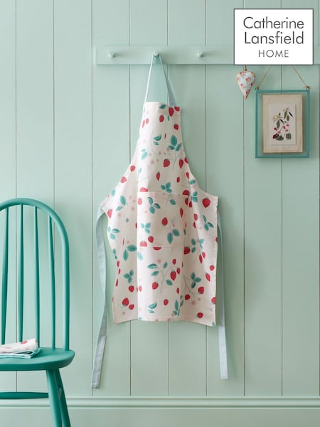 Catherine Lansfield Red Strawberry Garden 100% Cotton Apron (E56263) | 49 QAR