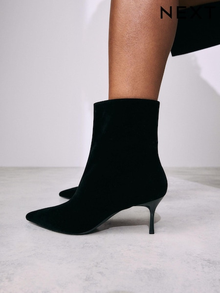 קטיפה שחורה - Forever Comfort® Pointed Toe Skinny Heeled Ankle Boots (E59766) | ‏154‏₪