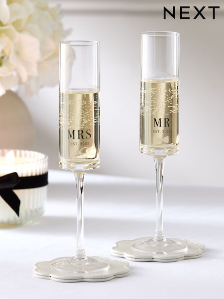 Set Of 2 Mr And Mrs Est 2025 Wedding Champagne Flutes (E62484) | € 13