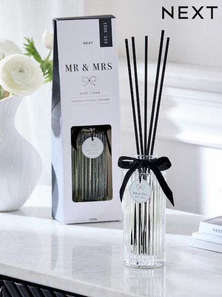 Mr and Mrs Est 2025 Wedding Pure Linen Diffuser (E62485) | €21