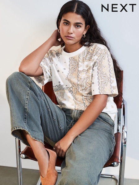 Bandana Printti; kuvio Ecru - Lyhyt hiha Pyöreä kaula-aukko 100% Cotton T-paita (E63298) | €17