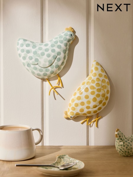 Set of 2 Multi Pat and Peggy Chicken Ceramic Wall Plaques (E63369) | €25