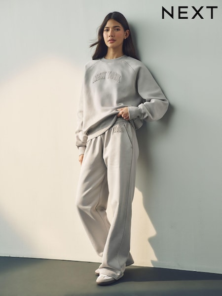 Ranskan harmaa - Wide Leg Tonal City Graphic Joggers (E63393) | €49