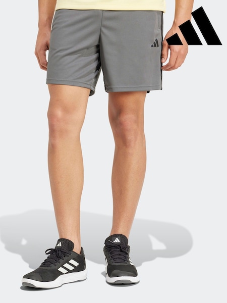 adidas Grey Train Essentials Piqué 3-Stripes Training Shorts (E66420) | R$ 225
