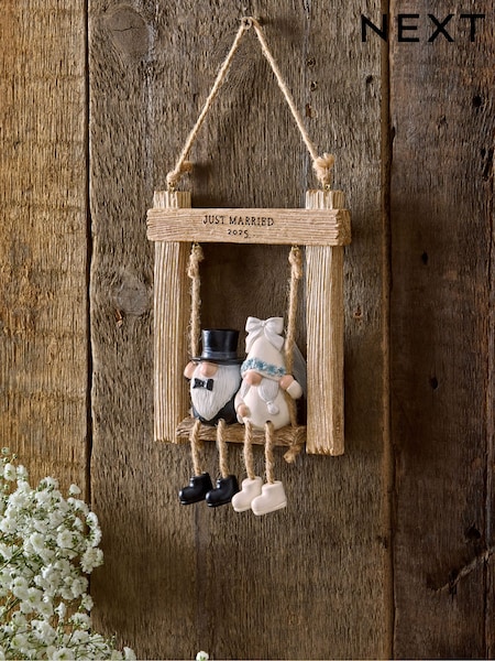 Mr and Mrs Wedding Hanging Decoration (E66686) | R$ 120