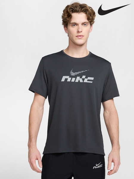 Nike Black Dri-FIT Flash Miler Running T-Shirt (E67733) | €54
