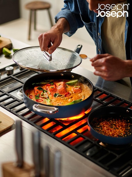 Joseph Joseph Space Folding Handle Ceramic Nonstick 28cm Saute Pan And Lid (E68295) | € 159