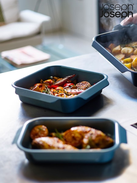 Joseph Joseph Blue Nest™ Oven Nonstick Medium Roasting Tray (E68318) | €43