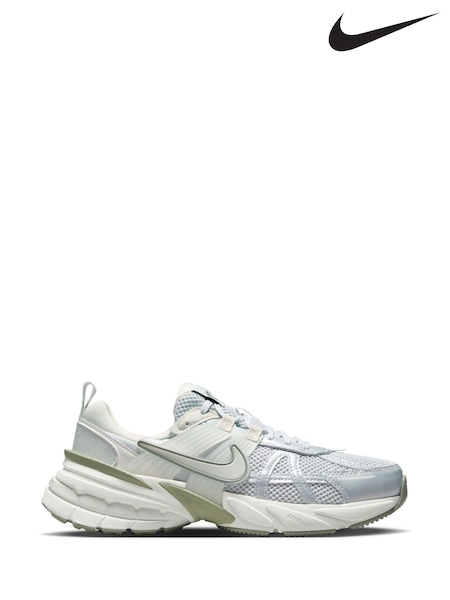 Nike White Silver V2K Retro Runner Trainers (E81454) | €140